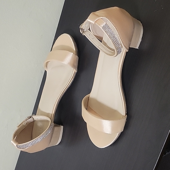 Girl shoes - Picture 3 of 5